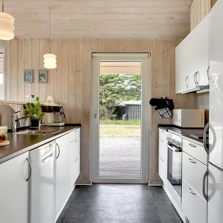 Annemia - 200m From The Sea By Interhome